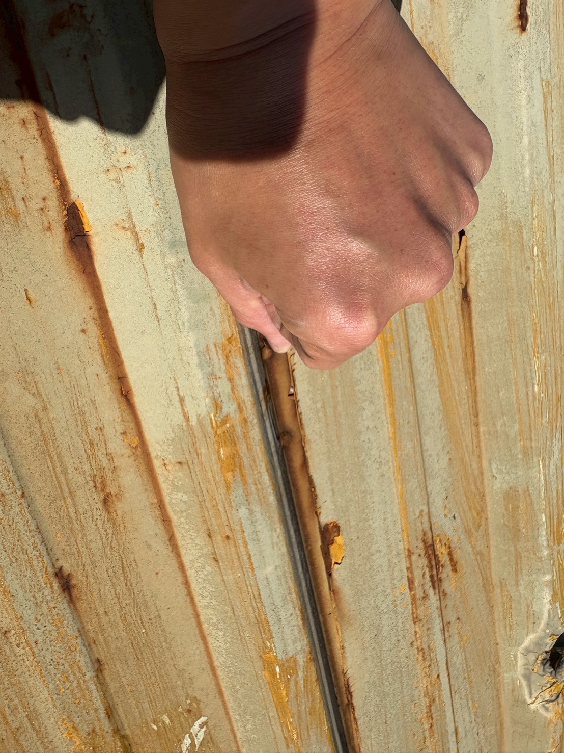 鐵皮屋頂漏水怎麼辦？快速止漏方法大公開！